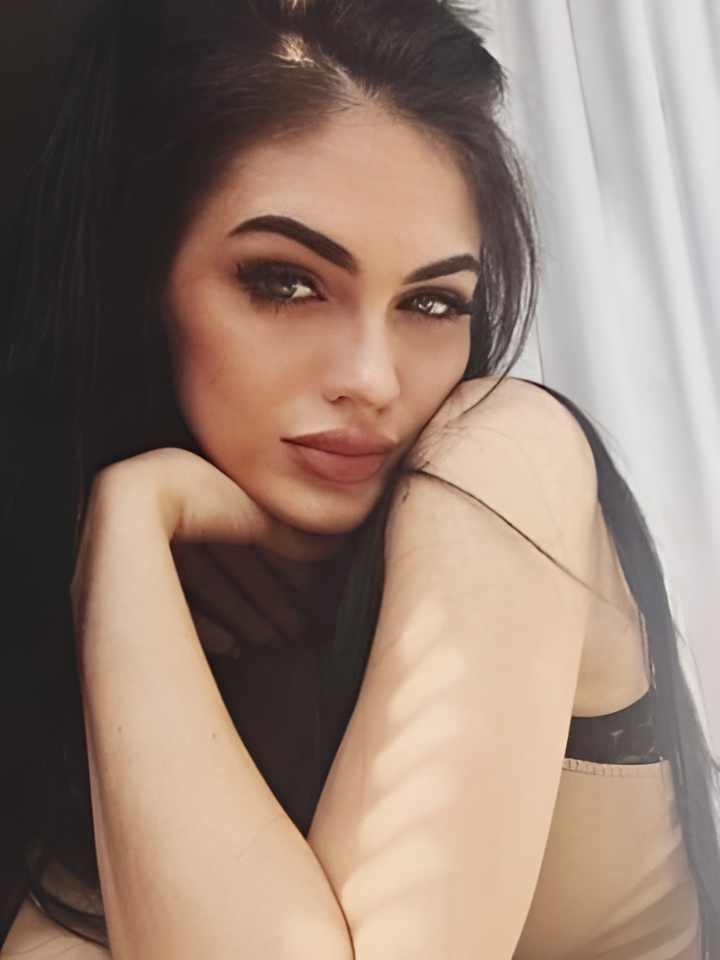 Индивидуалка Арина, доступна для личного знакомства от 1500 руб