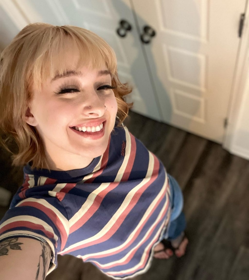 Юля привлекательная девушка из Тайшет цена от 5000 руб