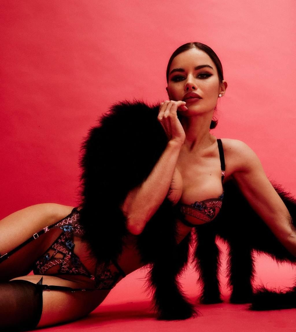 Ксюша привлекательная девушка из Тайшет цена от 8000 руб