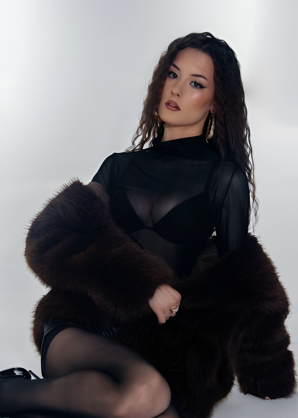 Юля привлекательная девушка из Тайшет цена от 6000 руб